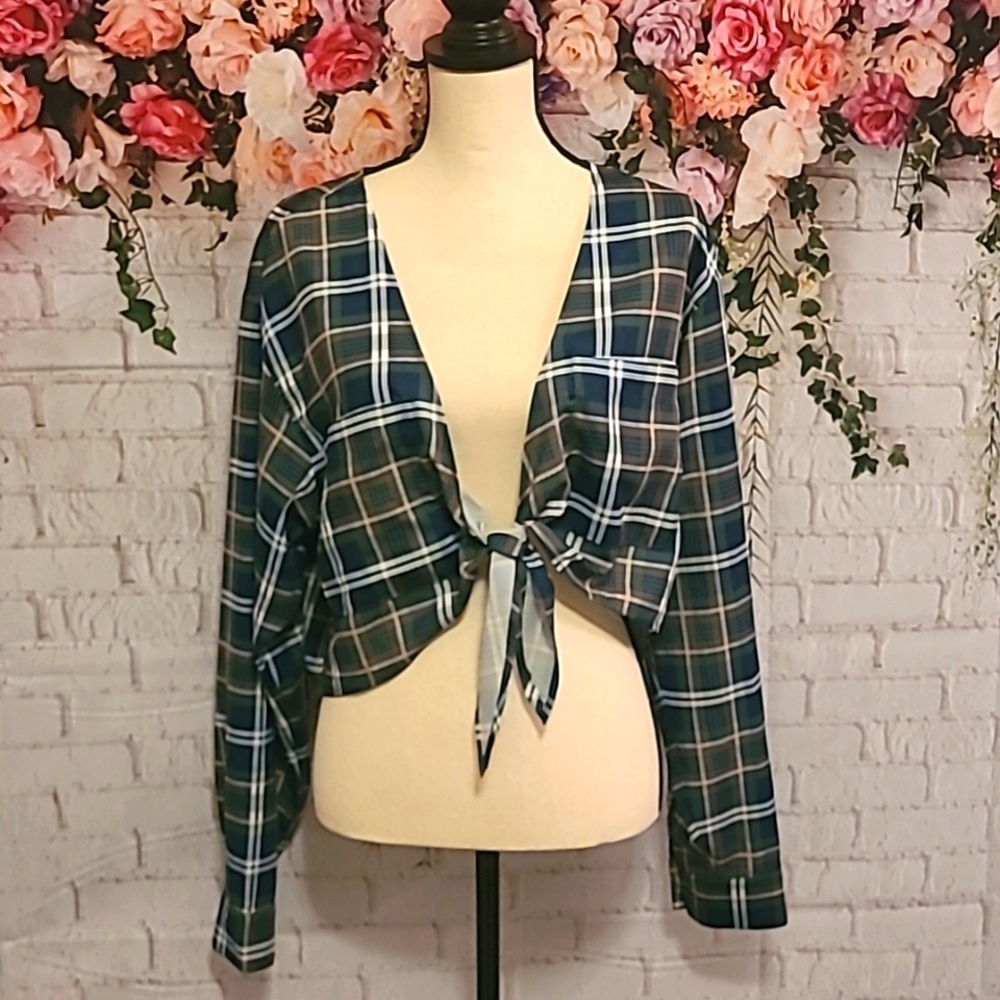 4/$25 Shein Flannel Top with tie in front,pockets Like New Large tag